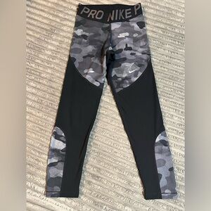 Nike Pro Camo Black silver Gray calf length Leggings  Small